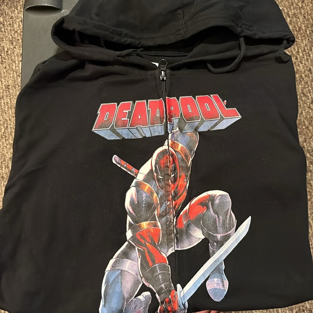 Size Medium‎ Marvel Deadpool Hoodie